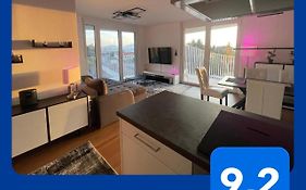 Luxusapartment mit 40 qm Terrasse, E-Parkplatz und Parkplatz